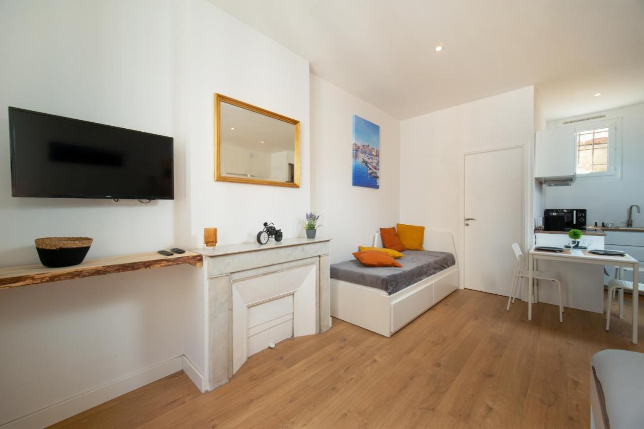 Apartment In The Heart Of Marseille Vieux Port Bagian luar foto